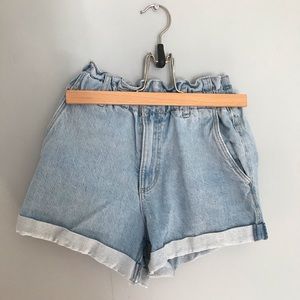 winched blue denim mom shorts 💙